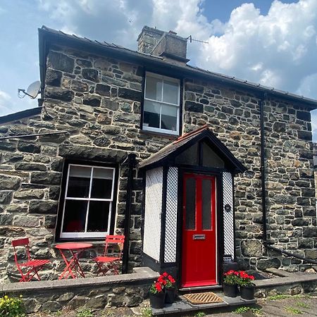 Cottage In The Heart Of Dolgellau Exterior photo